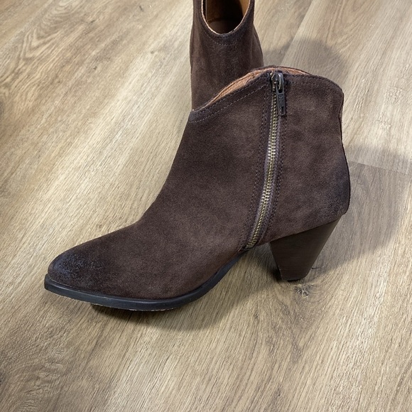 Frye June Suede Western Shootie Chocolate Brown Ankle Boots size 7 - Picture 6 of 15